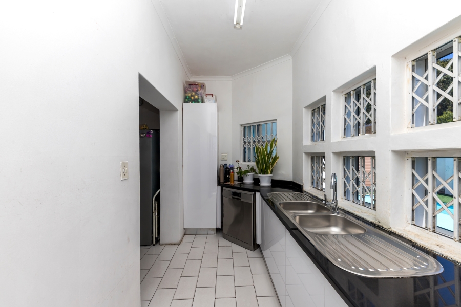 6 Bedroom Property for Sale in Walmer Estate Western Cape